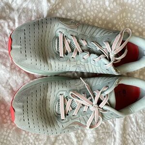 Women's Athletic Shoes in Gray and Pink
